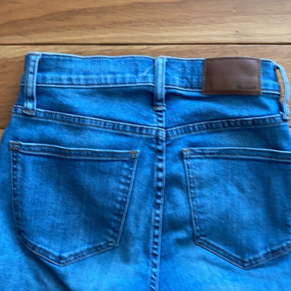 MADEWELL 9" Mid-Rise Skinny Jeans: Torn Knee 23 - Picture 8 of 13
